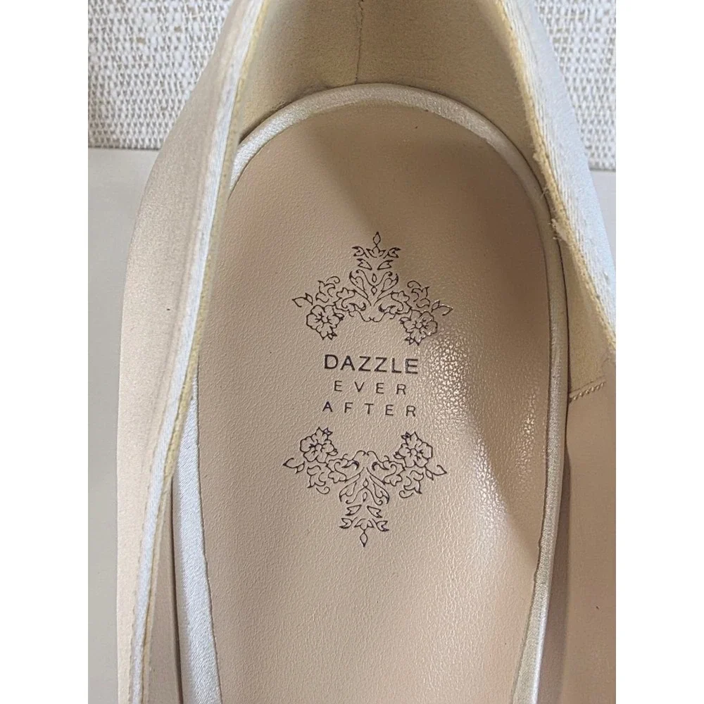 ShoeDazzle Dazzle Ever After Ivory Satin Rhinestone Peep Toe Pumps 9 052/019